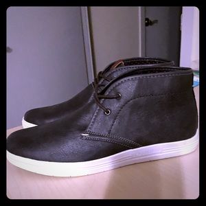 Men’s Ben Sherman sneakers size 9.5